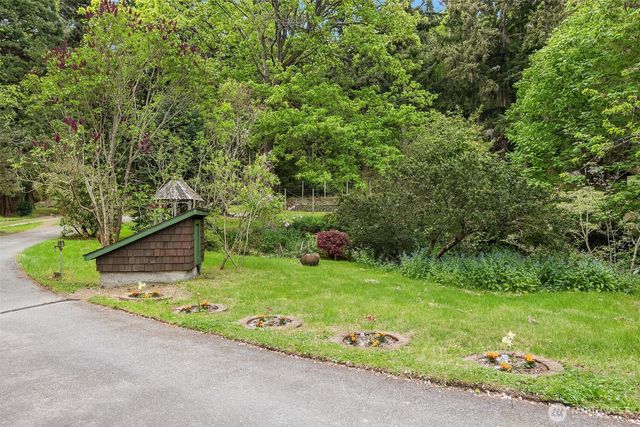 13725 SW Pohl Road, Vashon, WA 98070