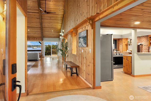 13725 SW Pohl Road, Vashon, WA 98070