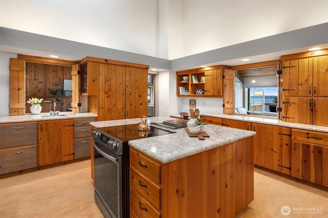 13725 SW Pohl Road, Vashon, WA 98070