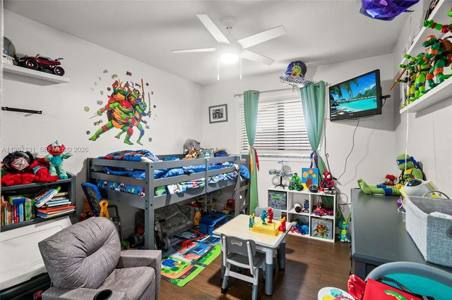 9841 NW 24th St, Coral Springs, FL 33065