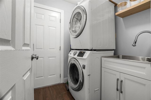 9841 NW 24th St, Coral Springs, FL 33065