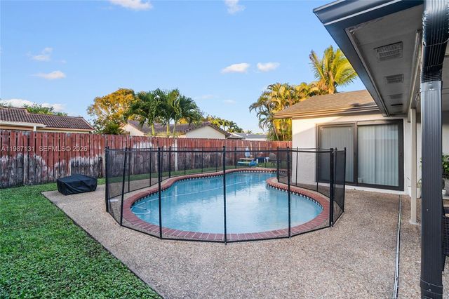 9841 NW 24th St, Coral Springs, FL 33065