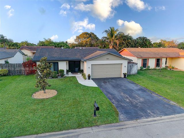 9841 NW 24th St, Coral Springs, FL 33065