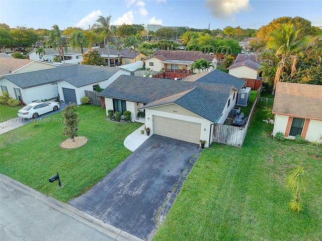9841 NW 24th St, Coral Springs, FL 33065