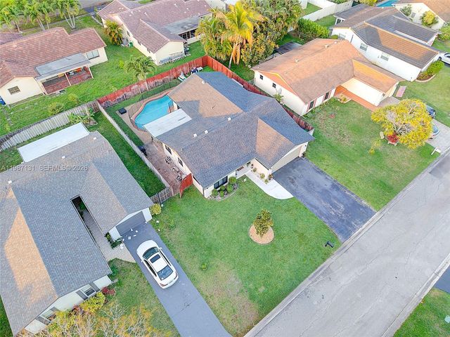 9841 NW 24th St, Coral Springs, FL 33065