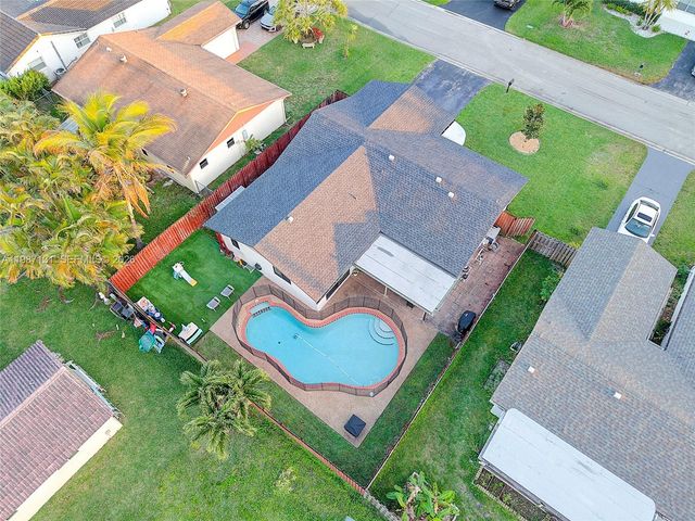 9841 NW 24th St, Coral Springs, FL 33065