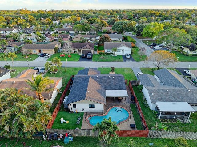 9841 NW 24th St, Coral Springs, FL 33065