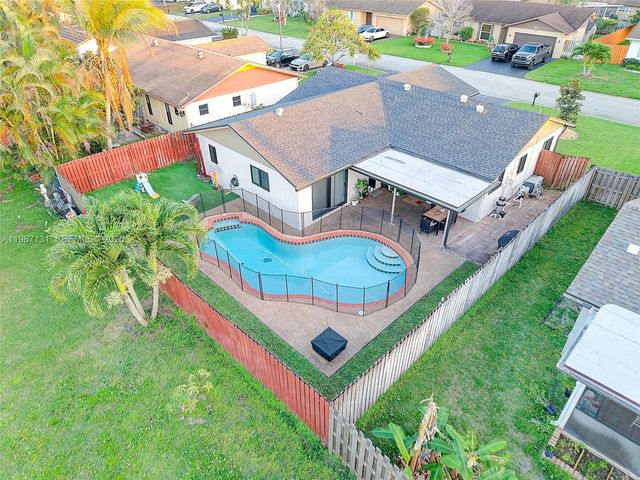 9841 NW 24th St, Coral Springs, FL 33065