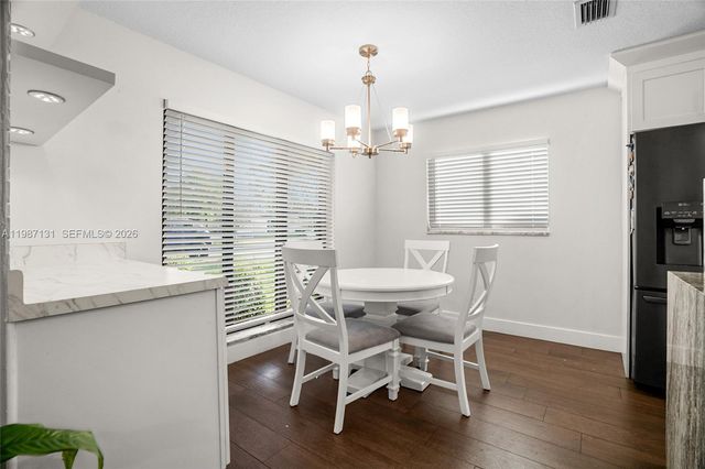 9841 NW 24th St, Coral Springs, FL 33065