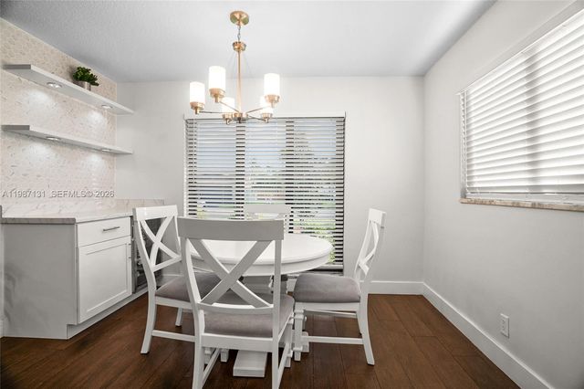 9841 NW 24th St, Coral Springs, FL 33065