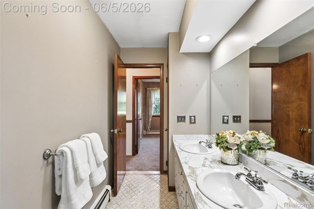 8701 Heatherset Drive, Brighton Township, MI 48114
