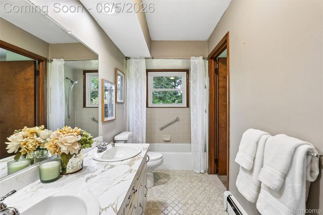 8701 Heatherset Drive, Brighton Township, MI 48114