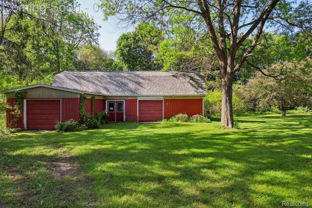 8701 Heatherset Drive, Brighton Township, MI 48114
