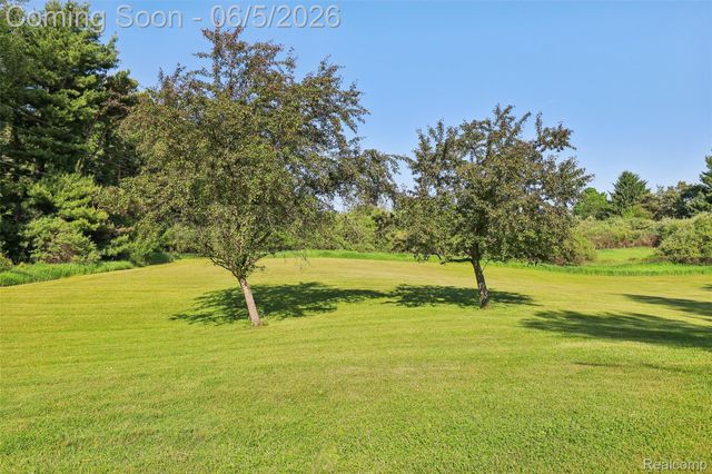 8701 Heatherset Drive, Brighton Township, MI 48114