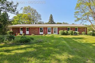 8701 Heatherset Drive, Brighton Township, MI 48114