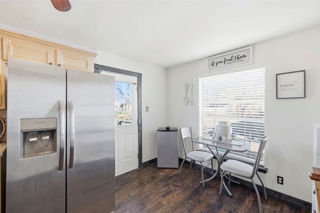 1015 N Howeth Street, Gainesville, TX 76240