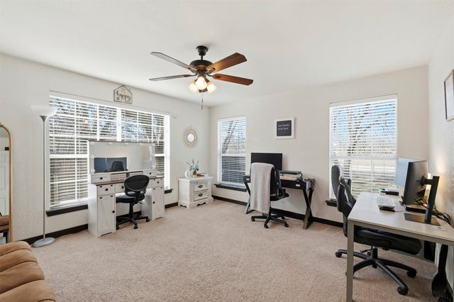 1015 N Howeth Street, Gainesville, TX 76240