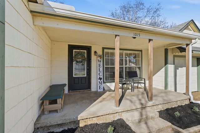 1015 N Howeth Street, Gainesville, TX 76240