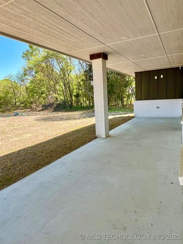 421232 E 1168 Road, Eufaula, OK 74432