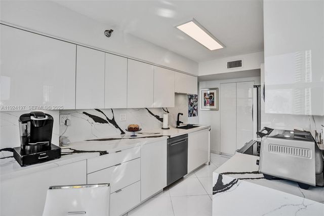 3400 NE 192nd St 612, Aventura, FL 33180