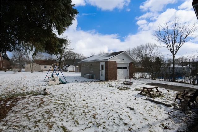 151 Regent Street, Campbell, OH 44405