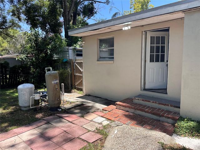 4017 WATSON ROAD, Tampa, FL 33610