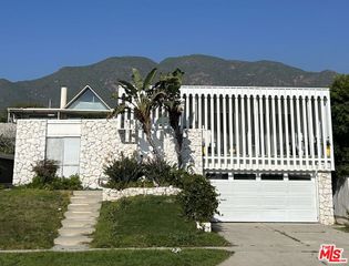 18137 Wakecrest Drive, Malibu, CA 90265