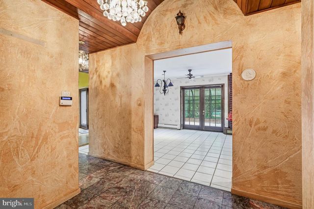 1112 WINDING DR, Cherry Hill, NJ 08003