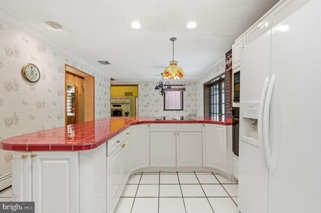 1112 WINDING DR, Cherry Hill, NJ 08003