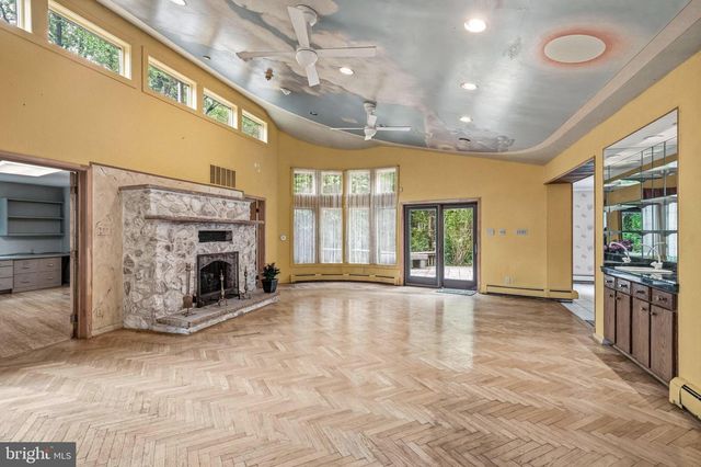1112 WINDING DR, Cherry Hill, NJ 08003