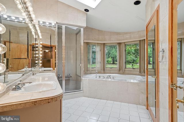 1112 WINDING DR, Cherry Hill, NJ 08003