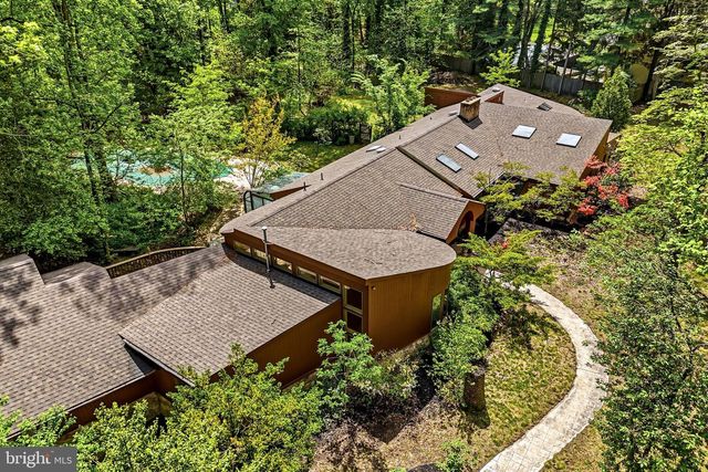1112 WINDING DR, Cherry Hill, NJ 08003