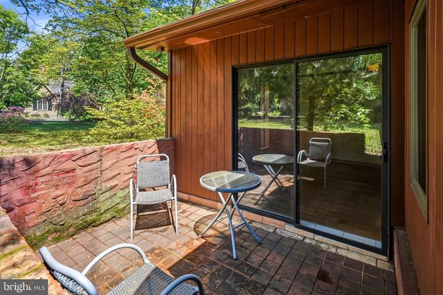 1112 WINDING DR, Cherry Hill, NJ 08003