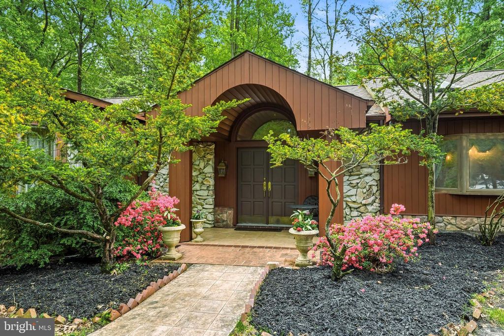 1112 WINDING DR, Cherry Hill, NJ 08003