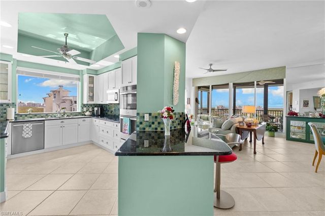 430 Cove Tower DR # 1501, Naples, FL 34110