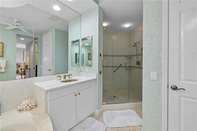 430 Cove Tower DR # 1501, Naples, FL 34110