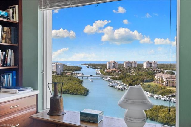 430 Cove Tower DR # 1501, Naples, FL 34110