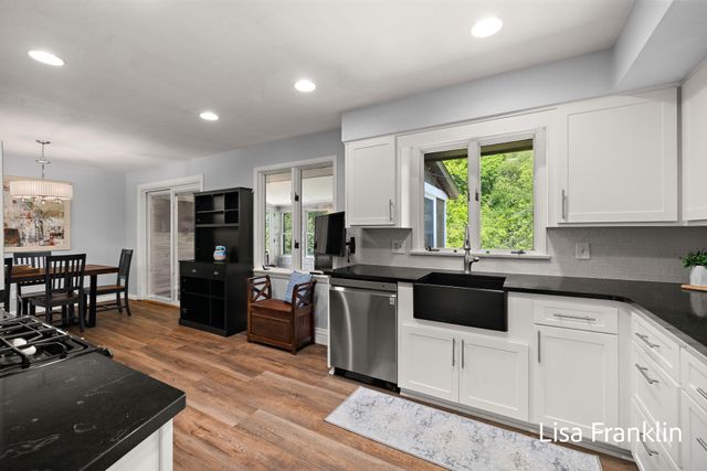 1007 Orchard Avenue, Grand Haven, MI 49417
