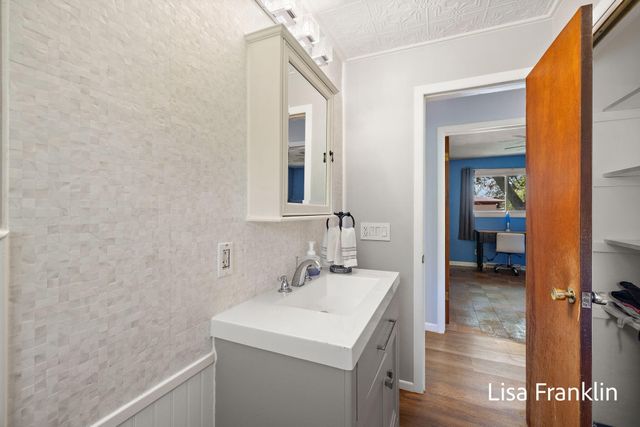 1007 Orchard Avenue, Grand Haven, MI 49417