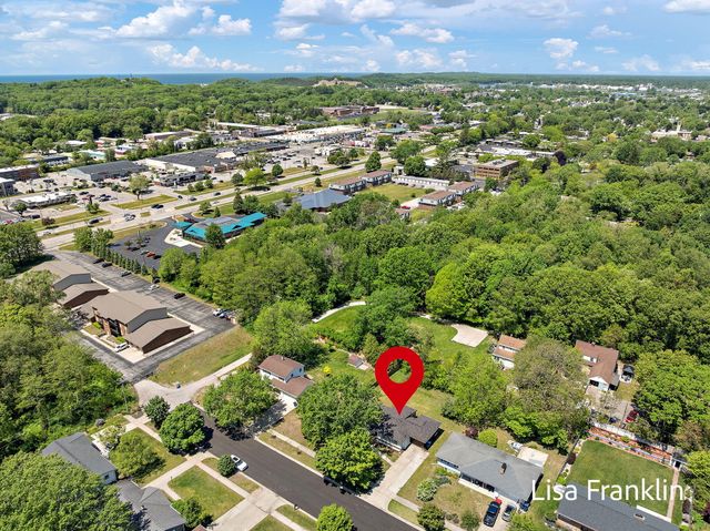 1007 Orchard Avenue, Grand Haven, MI 49417