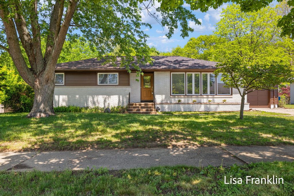 1007 Orchard Avenue, Grand Haven, MI 49417