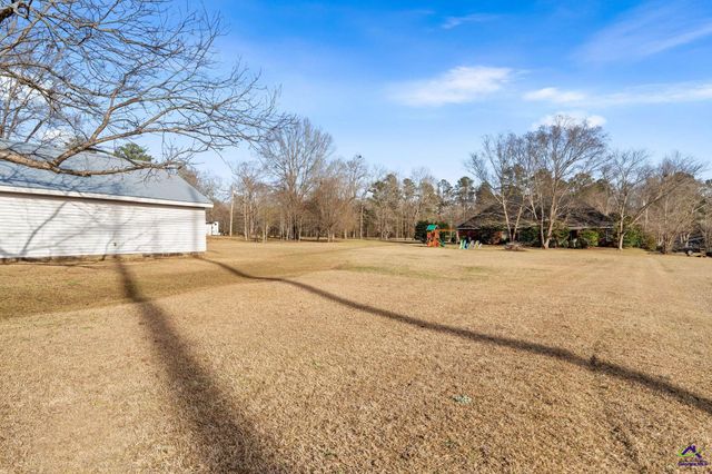 3233 Moody Road, Bonaire, GA 31005