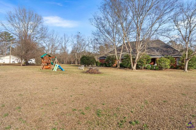 3233 Moody Road, Bonaire, GA 31005