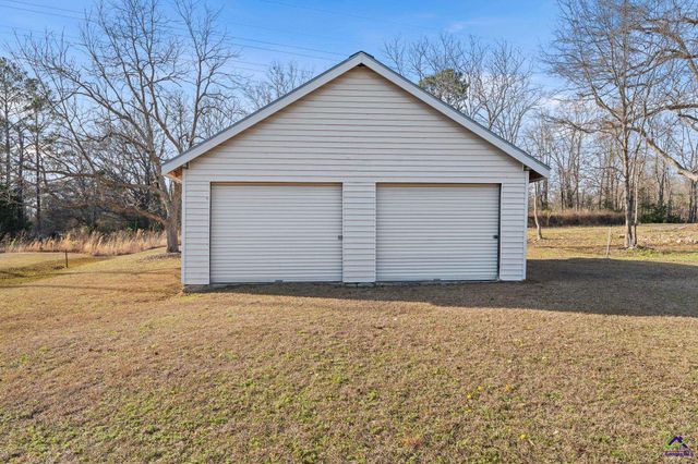 3233 Moody Road, Bonaire, GA 31005