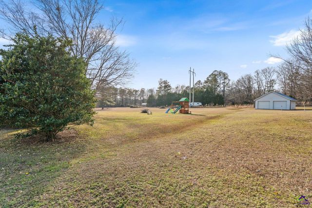 3233 Moody Road, Bonaire, GA 31005