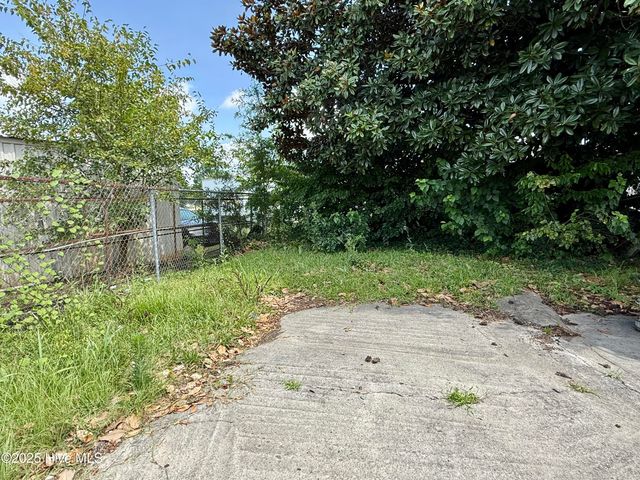 2207 May Street, Greenville, NC 27834