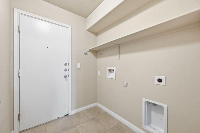 18400 Catoctin DR, Pflugerville, TX 78660