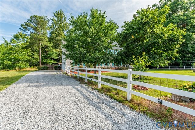 7698 Rural Point Rd, Mechanicsville, VA 23116