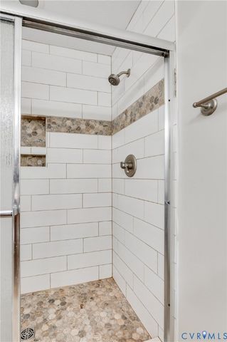 7698 Rural Point Rd, Mechanicsville, VA 23116