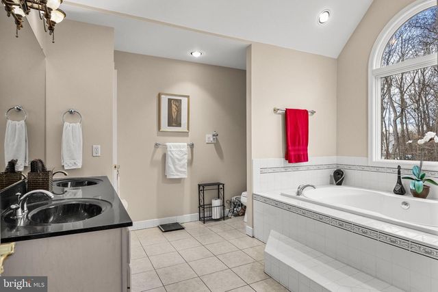 128 BOBBIS TER, New Egypt, NJ 08533